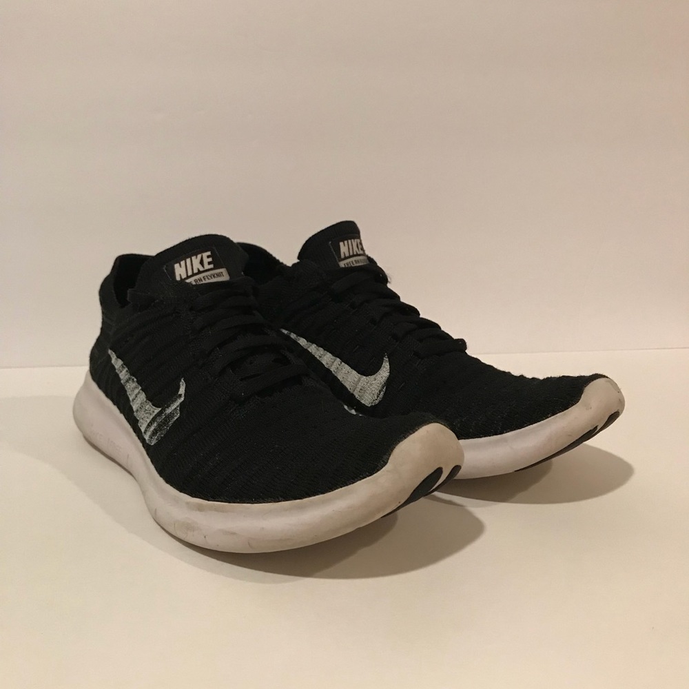 Nike women’s Free RN Flyknit Running shoes size 8